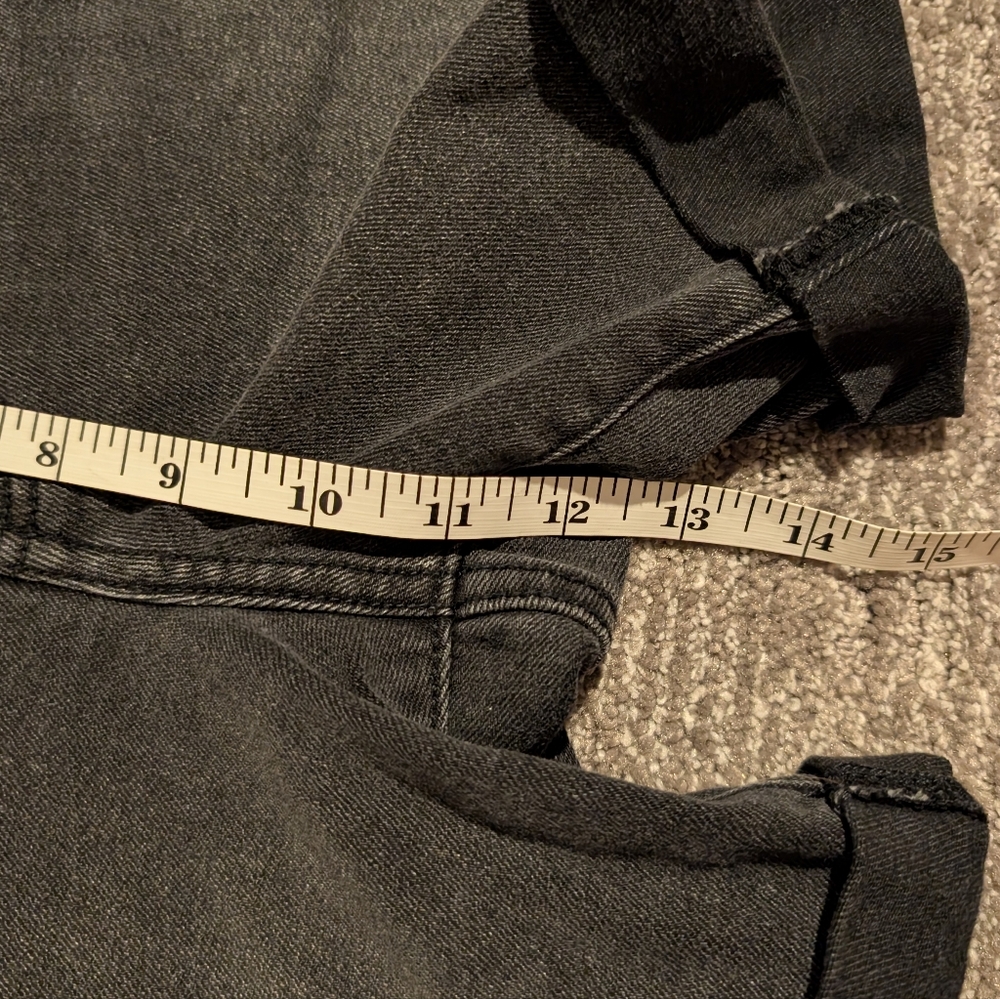 Old Navy Women's Black Cuffed Jean Shorts - 12 - Picture 7 of 8